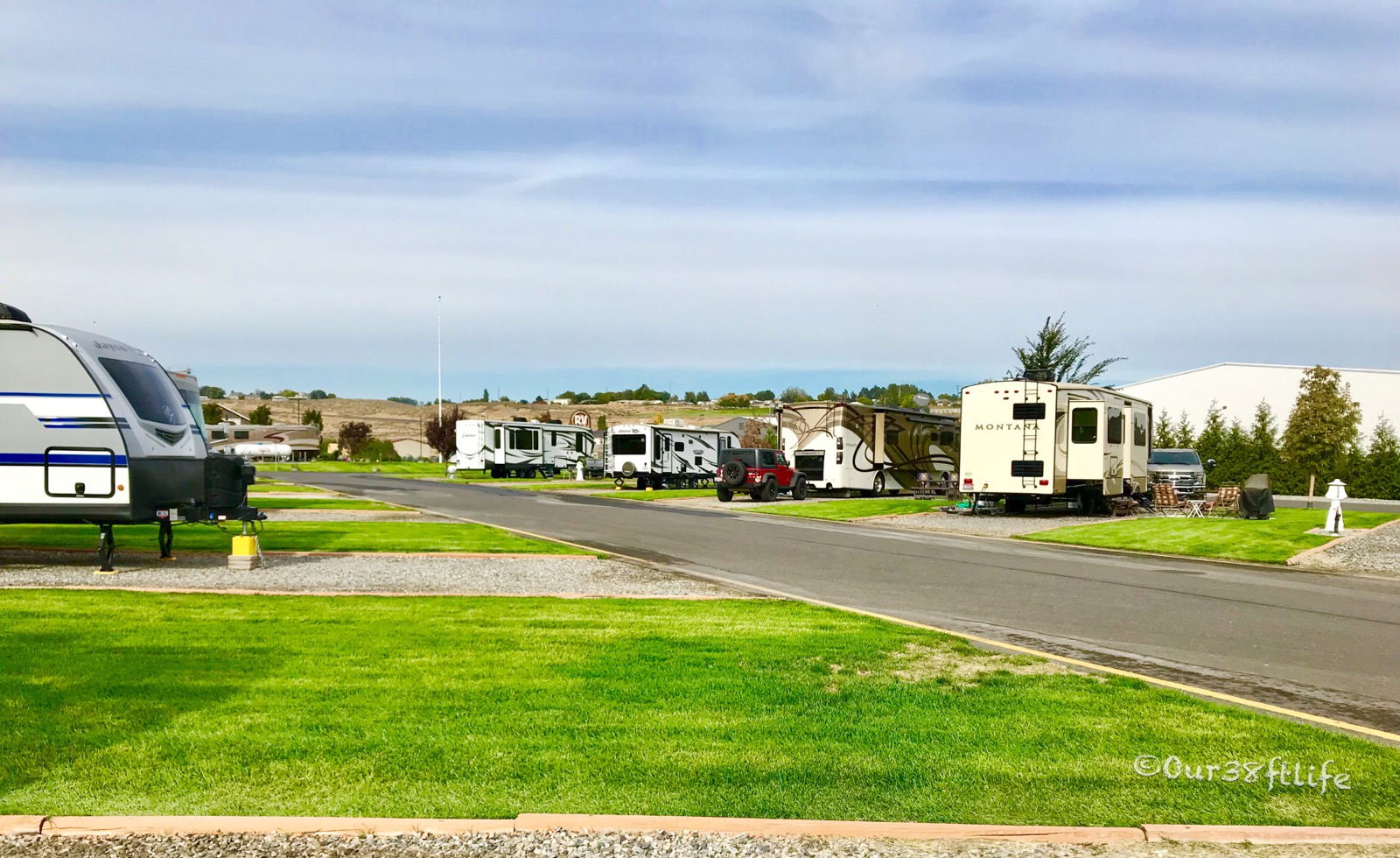 E5E274F3-4102-4E53-8A79-AEF4F7356247